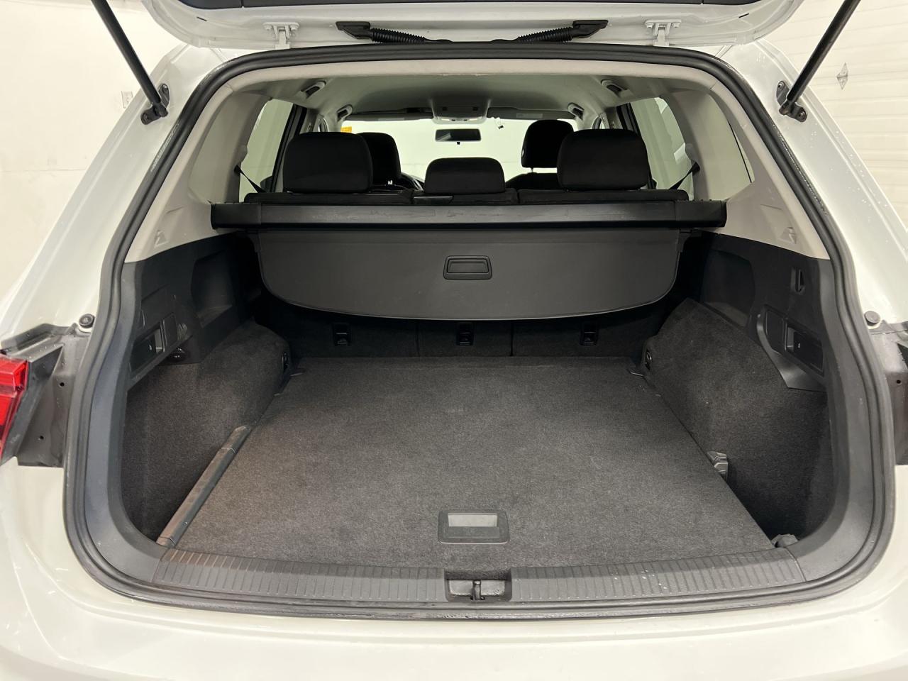 2018 Volkswagen Tiguan AWD | CARPLAY | HTD SEATS | REAR CAM | BLUETOOTH Photo