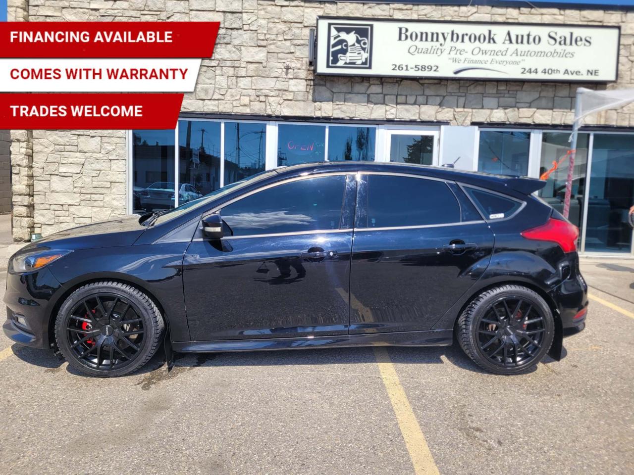 Used 2016 Ford Focus 5dr HB ST/LEATHER/NAVIGATION/SUNROOF for sale in Calgary, AB