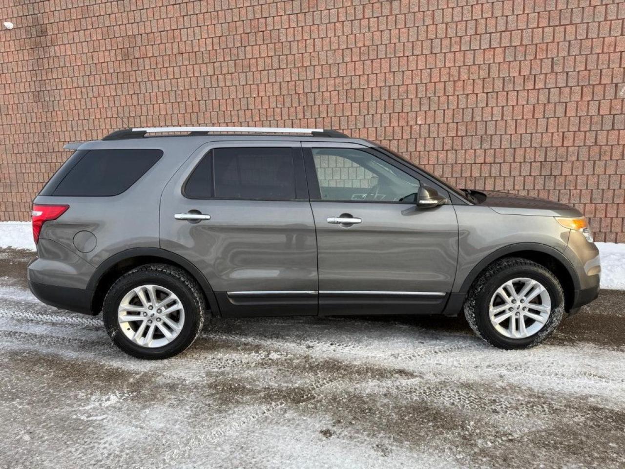 2013 Ford Explorer XLT |LEATHER|NAVI|BACKUP CAM|REMOTE STARTER|HEATED SEATS|7 PASS| - Photo #6