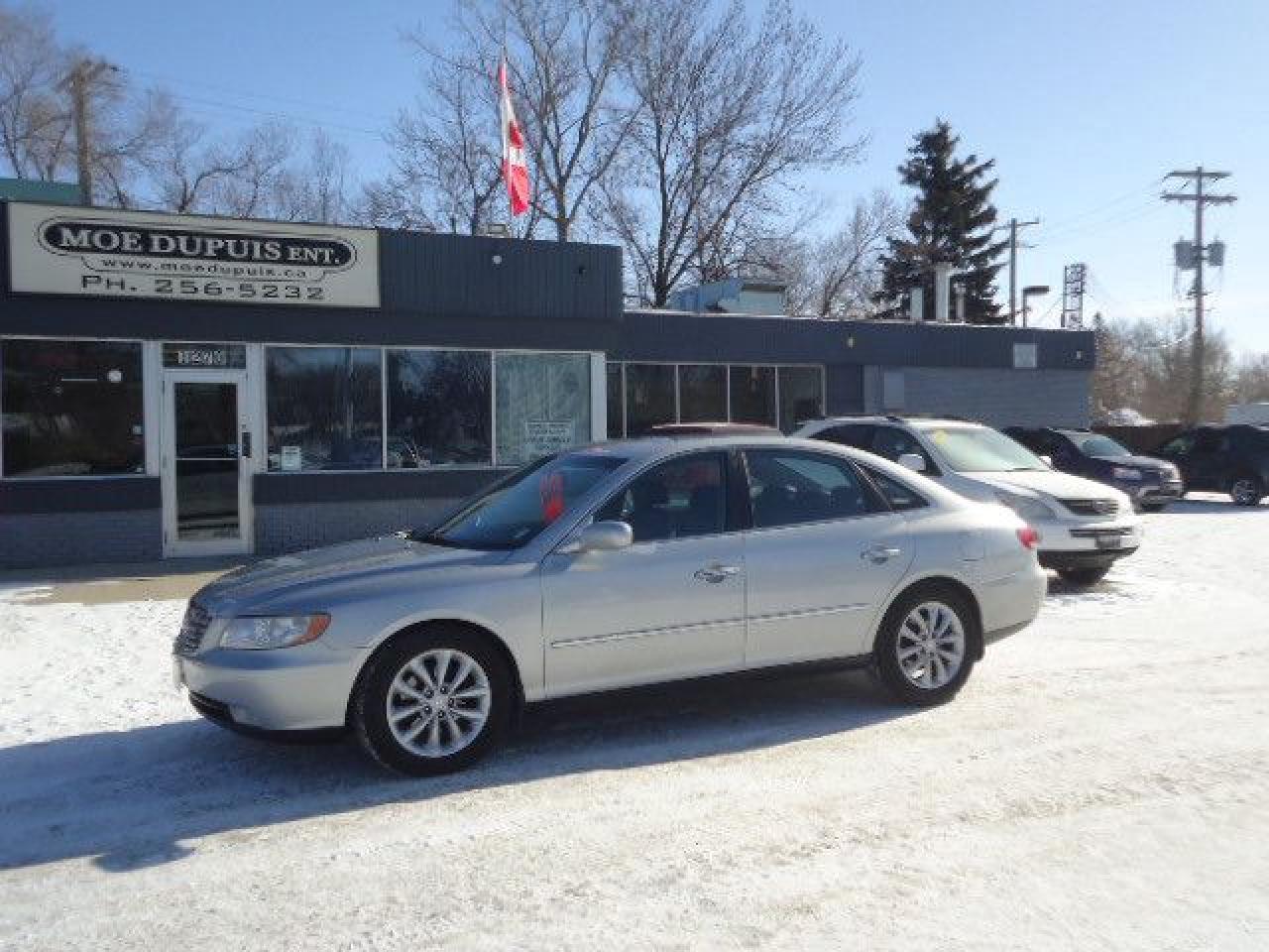 Used 2006 Hyundai Azera SUPER CLEAN!! RUST FREE!! HYUNDAI LUXURY!! for sale in Winnipeg, MB