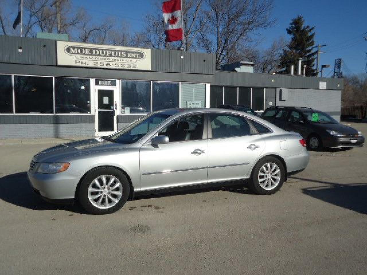Used 2006 Hyundai Azera SUPER CLEAN!! RUST FREE!! HYUNDAI LUXURY!! for sale in Winnipeg, MB