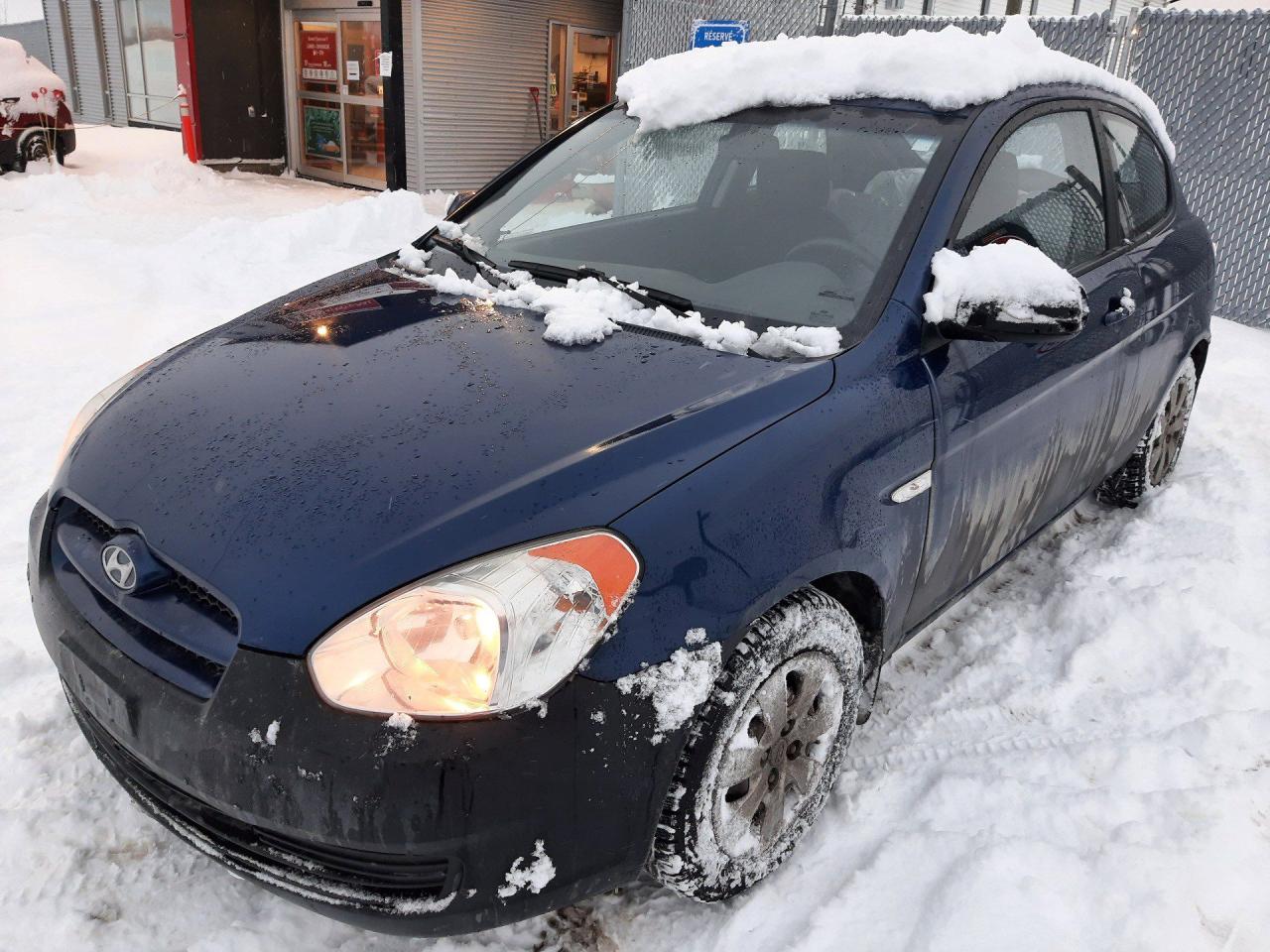 Used 2010 Hyundai Accent SE for sale in Sherbrooke, QC