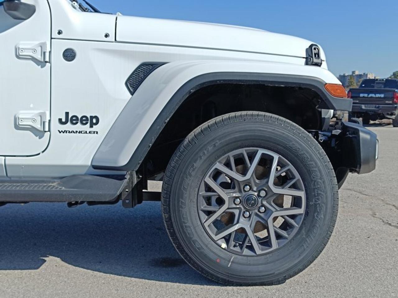 2025 Jeep Wrangler Sahara Photo4