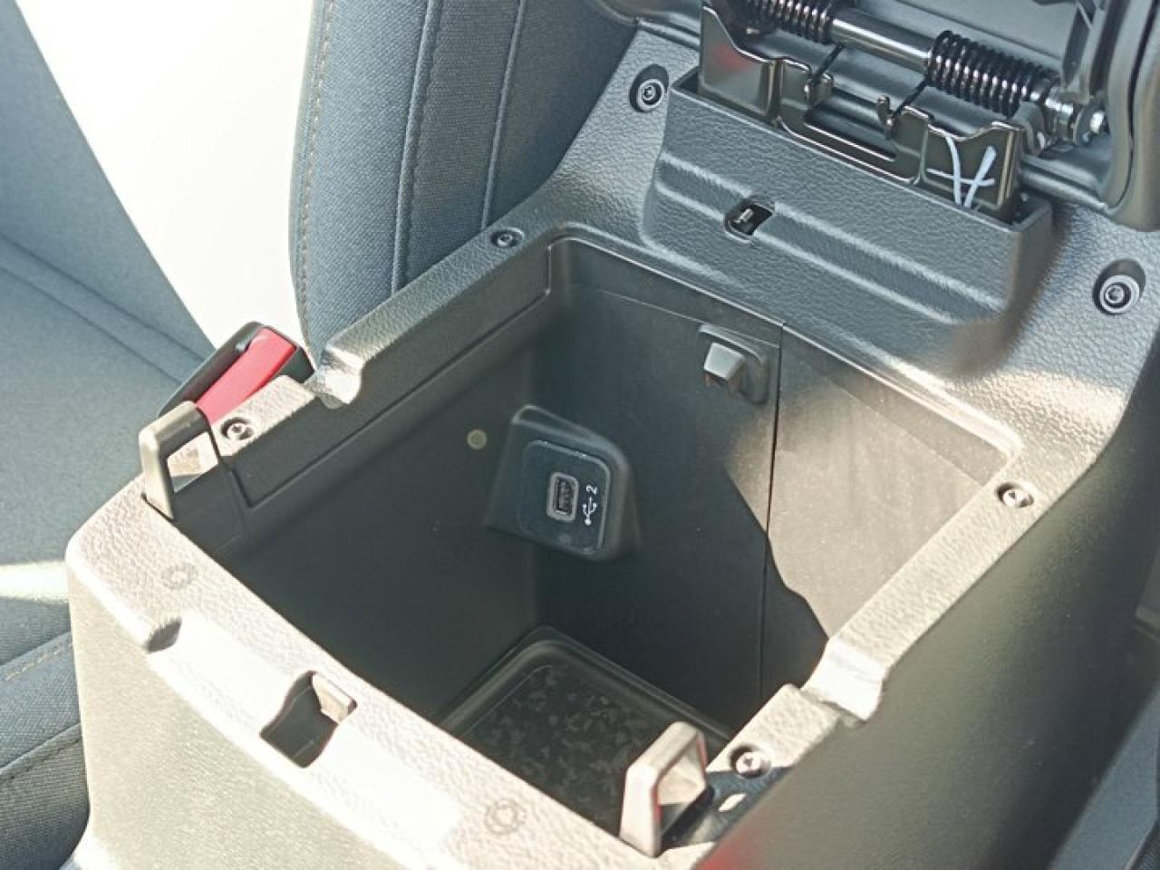 2025 Jeep Wrangler Sahara Photo