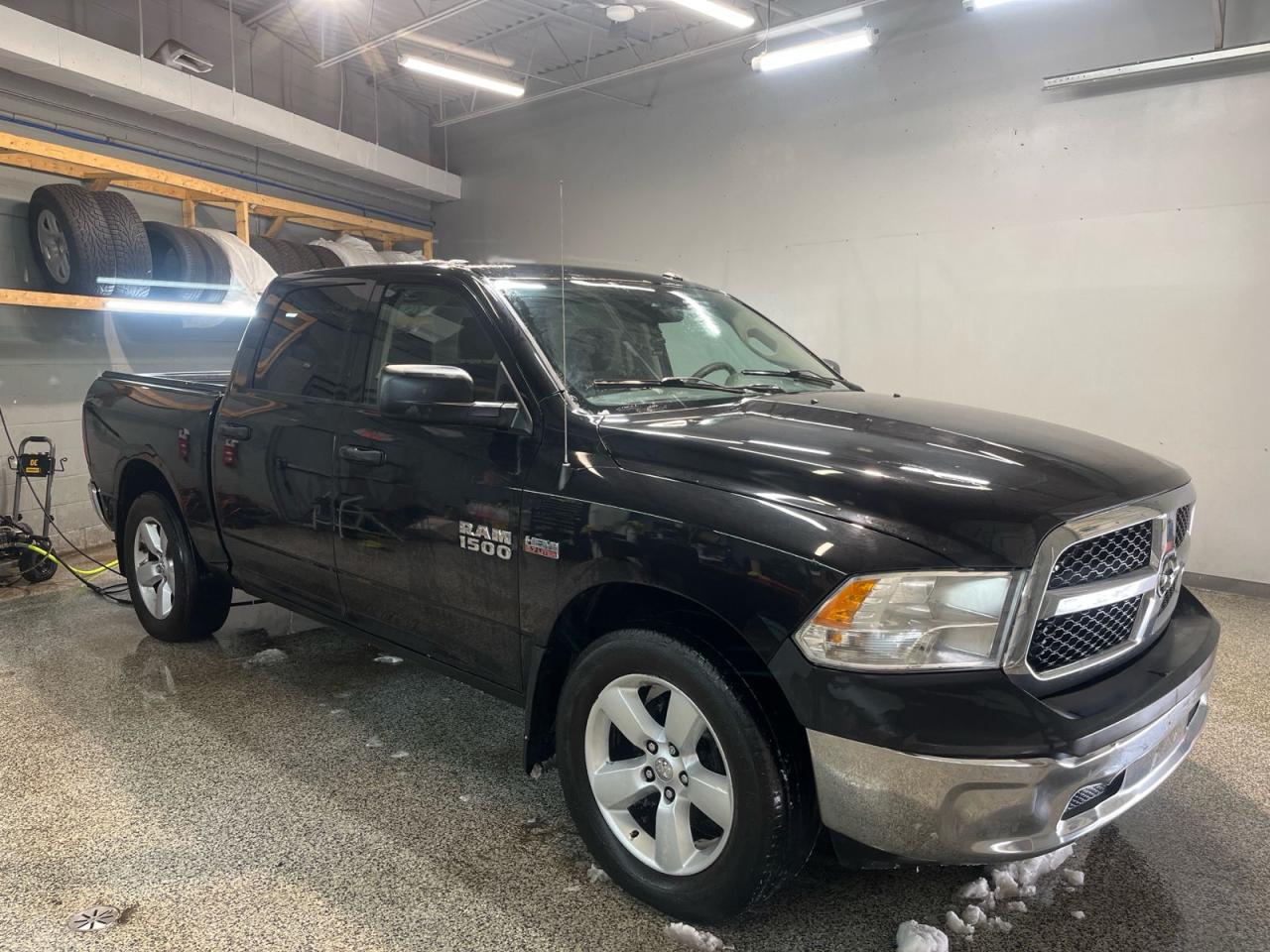 Used 2017 RAM 1500 SXT CREW CAB HEMI 4 X 4 | Keyless Entry | Backup Camera | Heated Side View Mirrors | Traction/Stability Control | Brake Control System | Front stabili for sale in Cambridge, ON