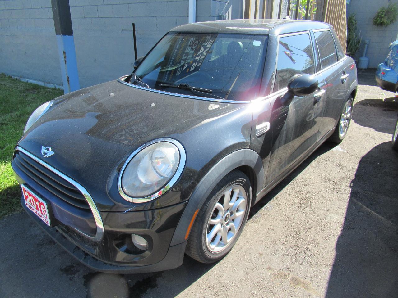 2016 MINI Cooper 