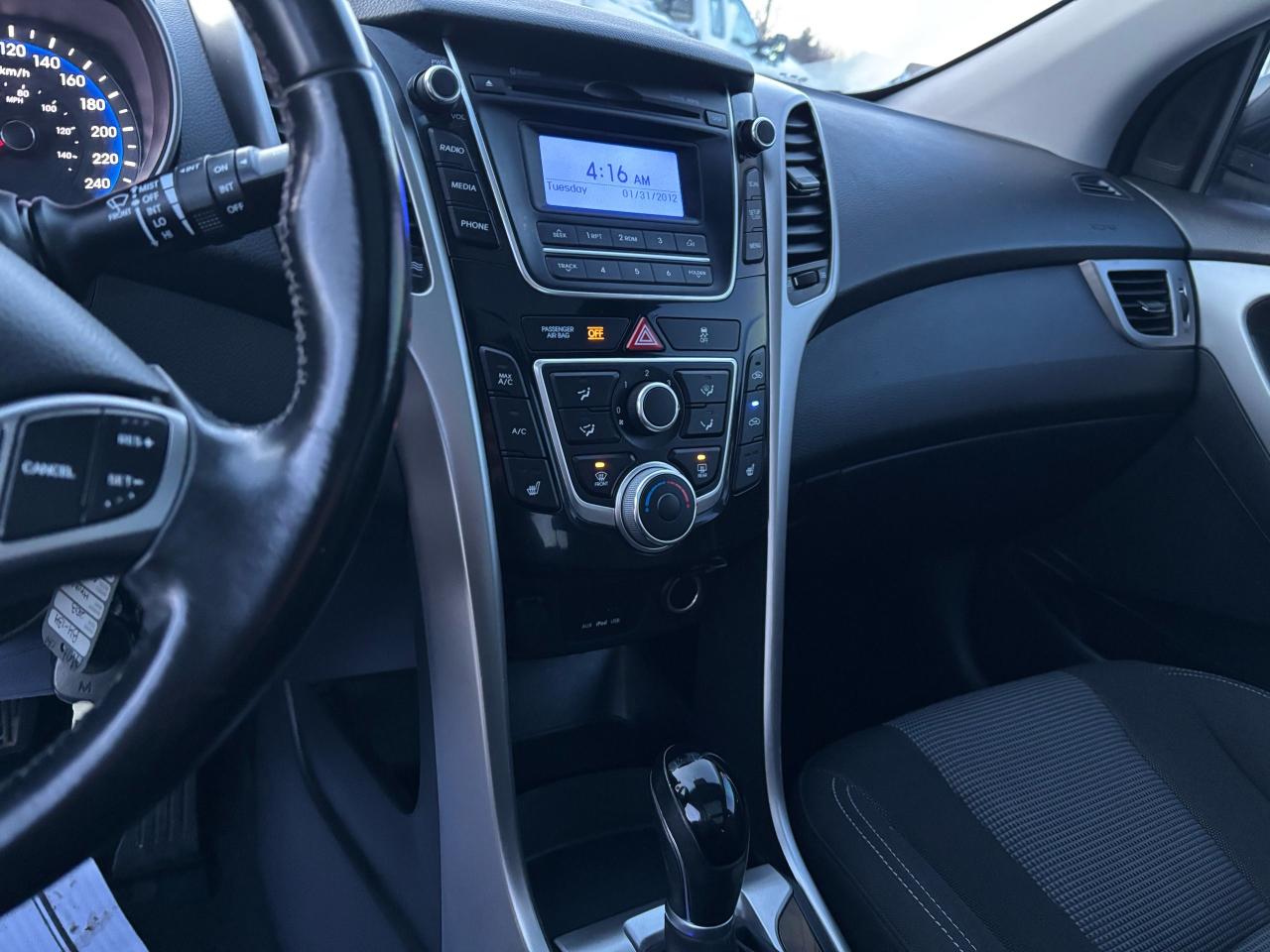 2013 Hyundai Elantra GT GLS - Photo #11