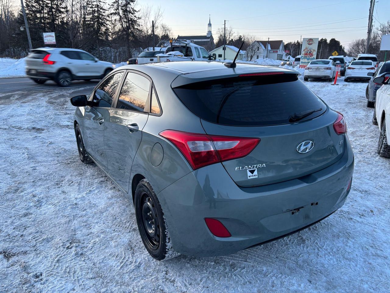 2013 Hyundai Elantra GT GLS - Photo #4