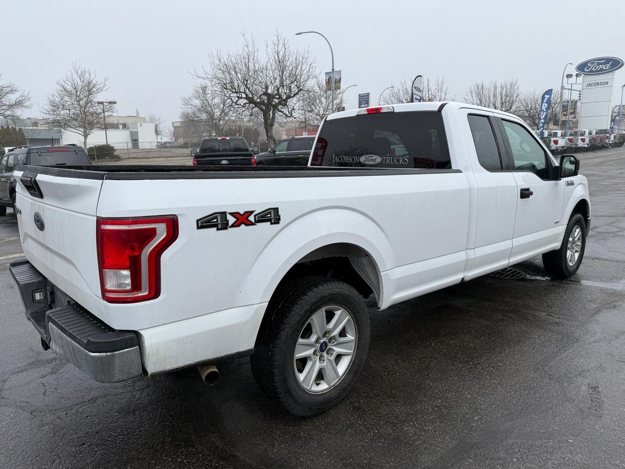 2017 Ford F-150 XLT Photo4