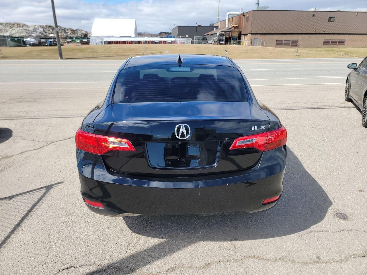 2014 Acura ILX Tech Pkg | LOW KMS! - Photo #6