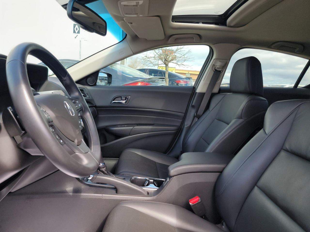 2014 Acura ILX Tech Pkg | LOW KMS! - Photo #12