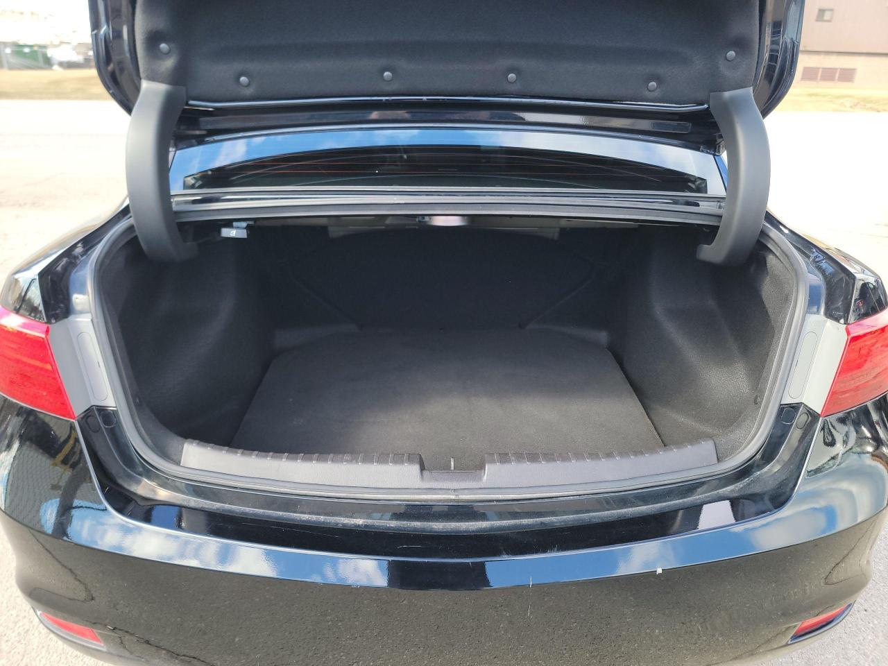 2014 Acura ILX Tech Pkg | LOW KMS! - Photo #15