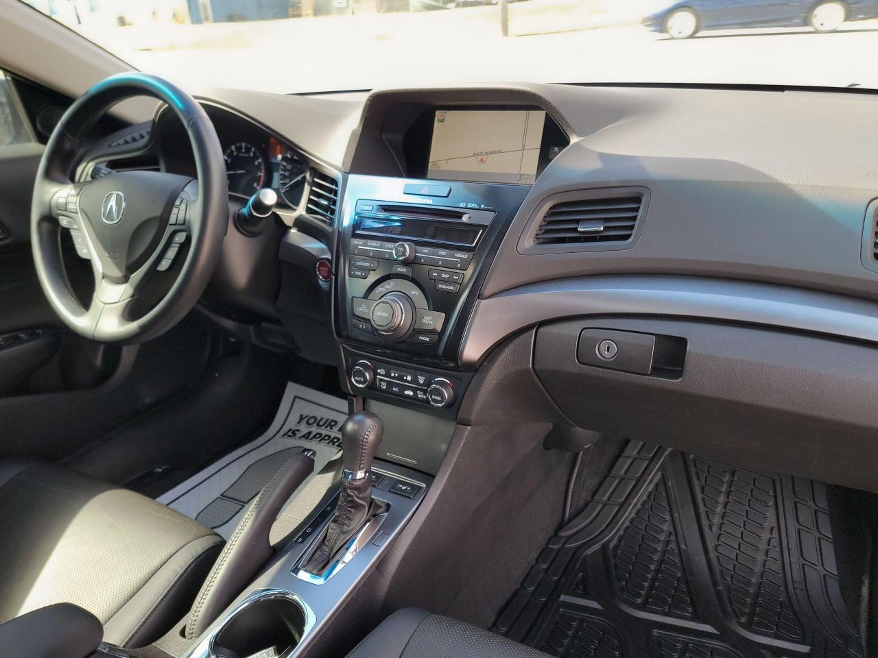 2014 Acura ILX Tech Pkg | LOW KMS! - Photo #16