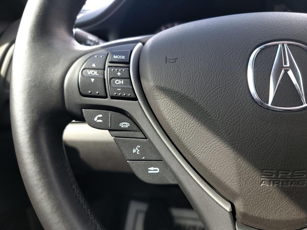 2014 Acura ILX Tech Pkg | LOW KMS! - Photo #19