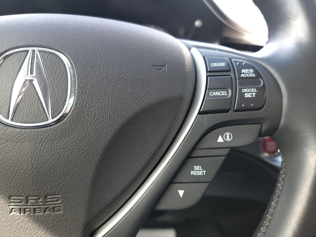 2014 Acura ILX Tech Pkg | LOW KMS! - Photo #20