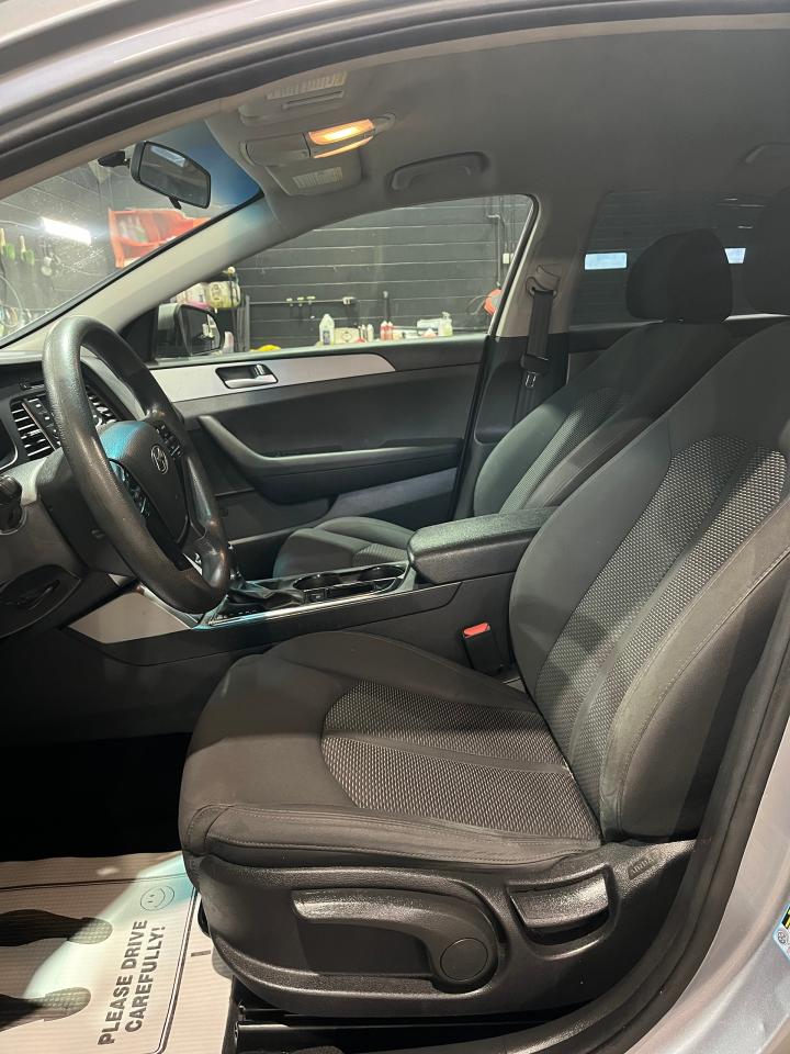 2017 Hyundai Sonata 4dr Sdn 2.4L Auto GL - Photo #4