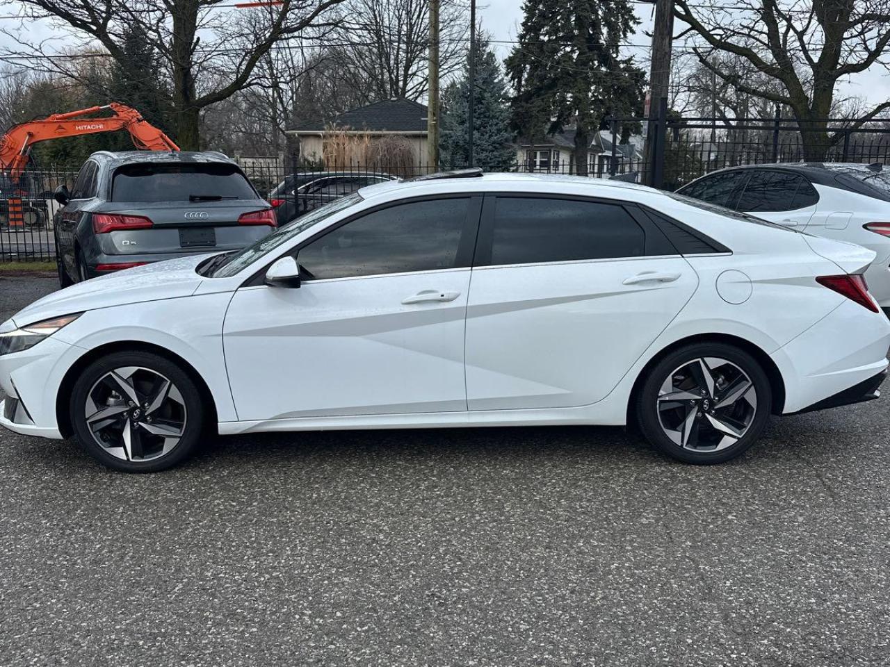 2022 Hyundai Elantra Ultimate -LEATHER - ROOF - LOADED - Photo #2