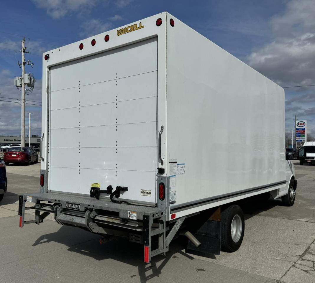 2023 GMC Savana 3500 VAN 177" Photo