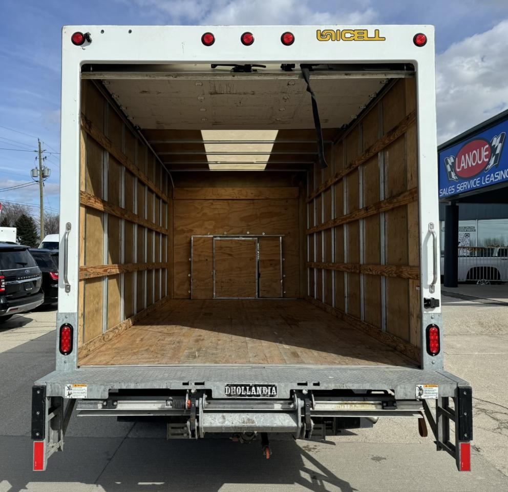 2023 GMC Savana 3500 VAN 177" Photo