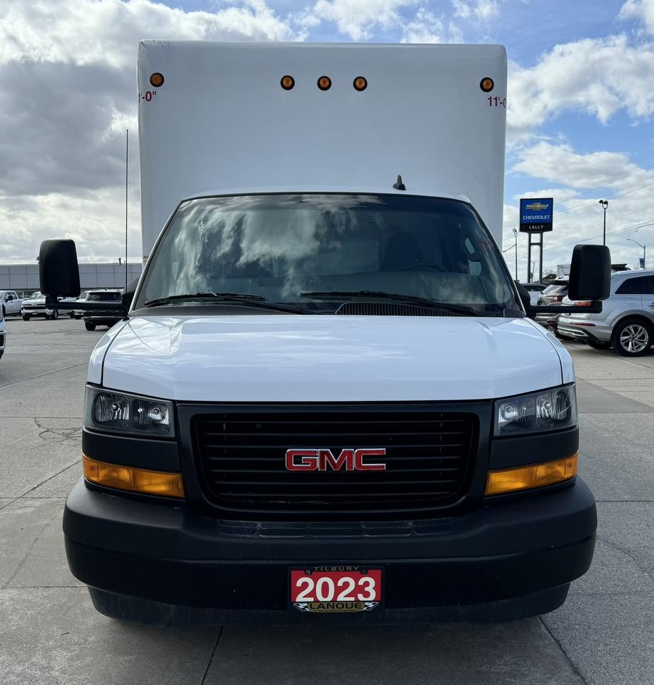 2023 GMC Savana 3500 VAN 177" Photo