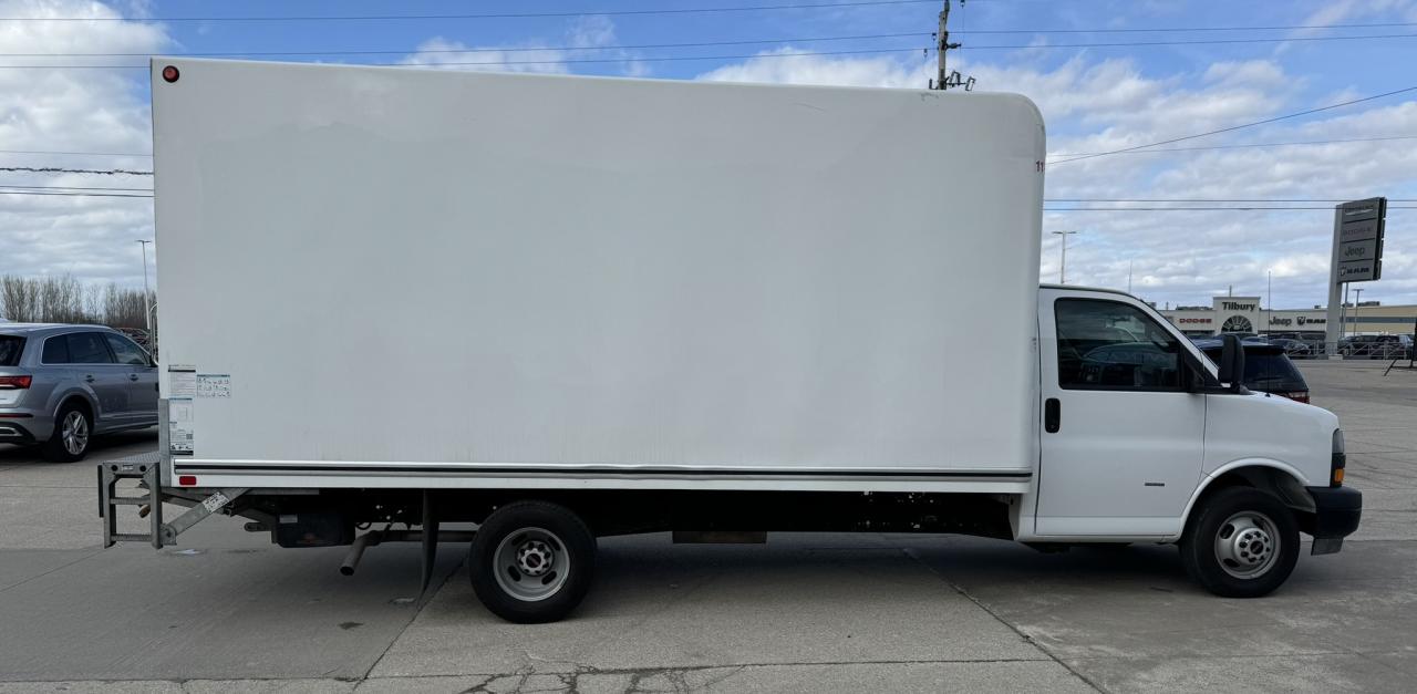 2023 GMC Savana 3500 VAN 177" Photo