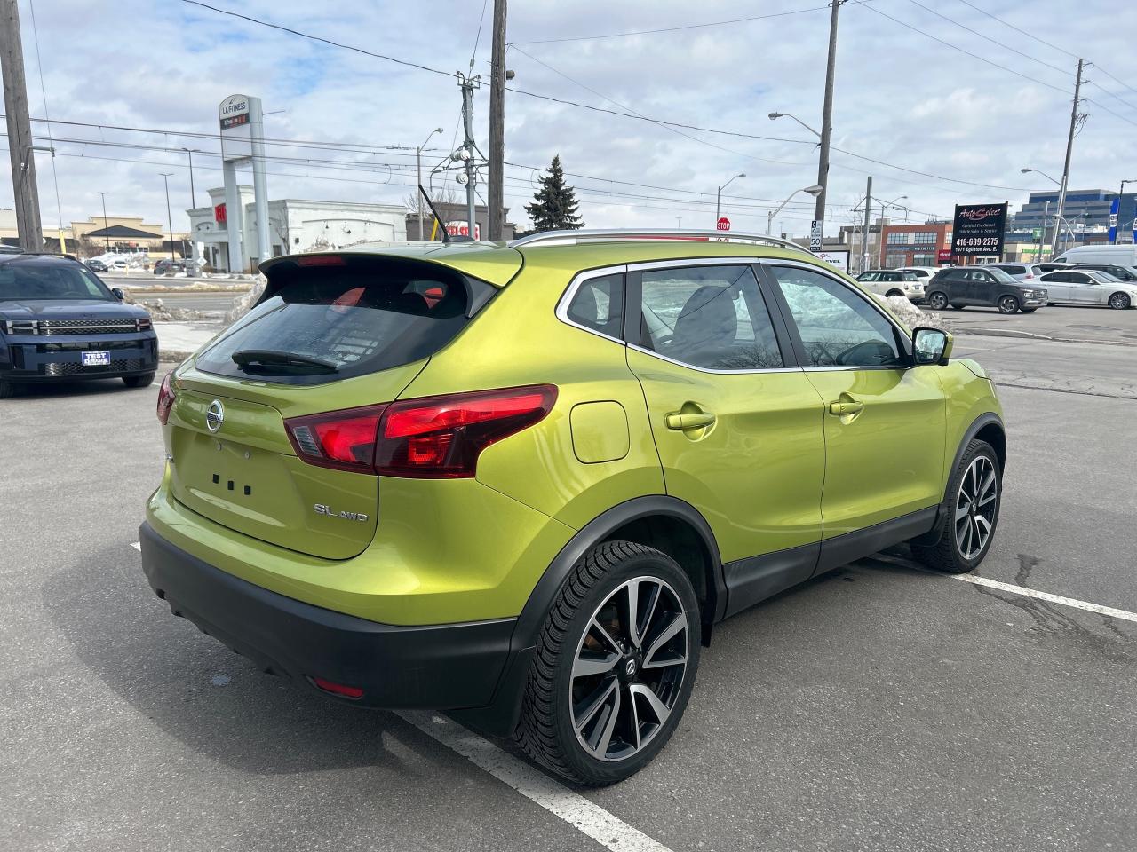 2017 Nissan Qashqai SL AWD CVT Photo4