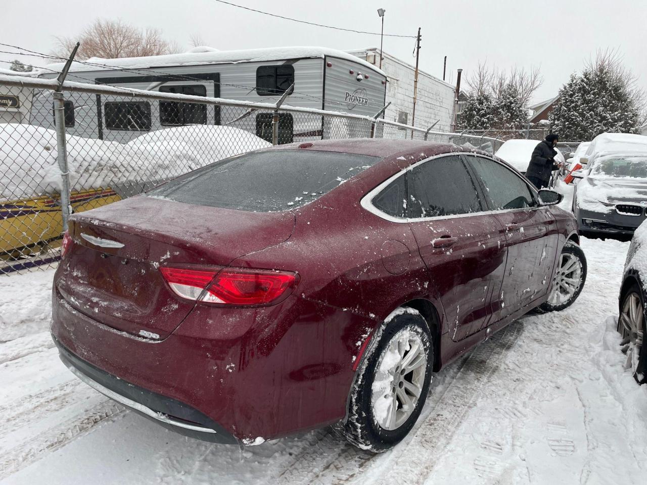 2016 Chrysler 200 Limited *BACKUP CAM, HEATED SEATS & STEERING* - Photo #4