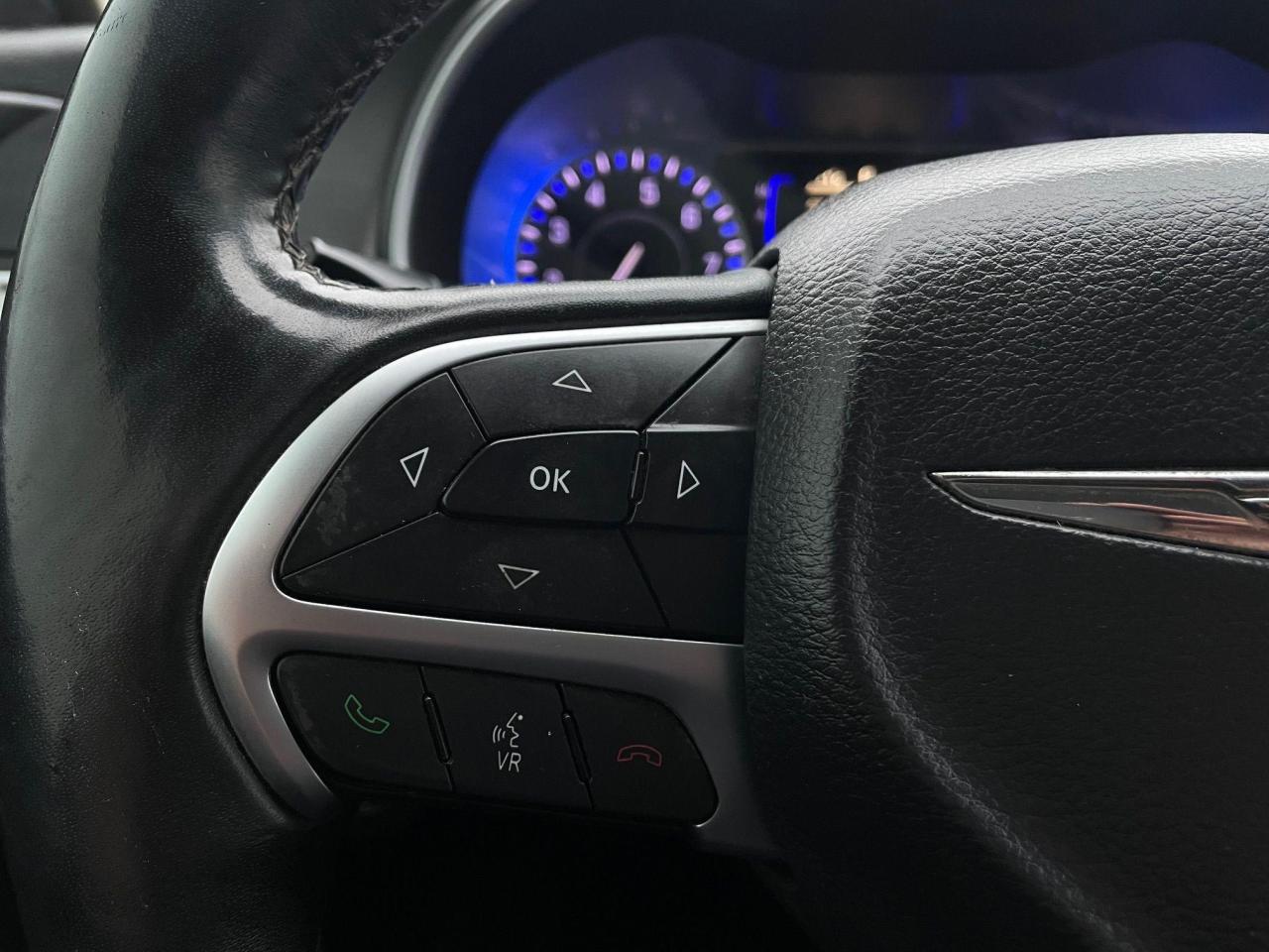 2016 Chrysler 200 Limited *BACKUP CAM, HEATED SEATS & STEERING* - Photo #11