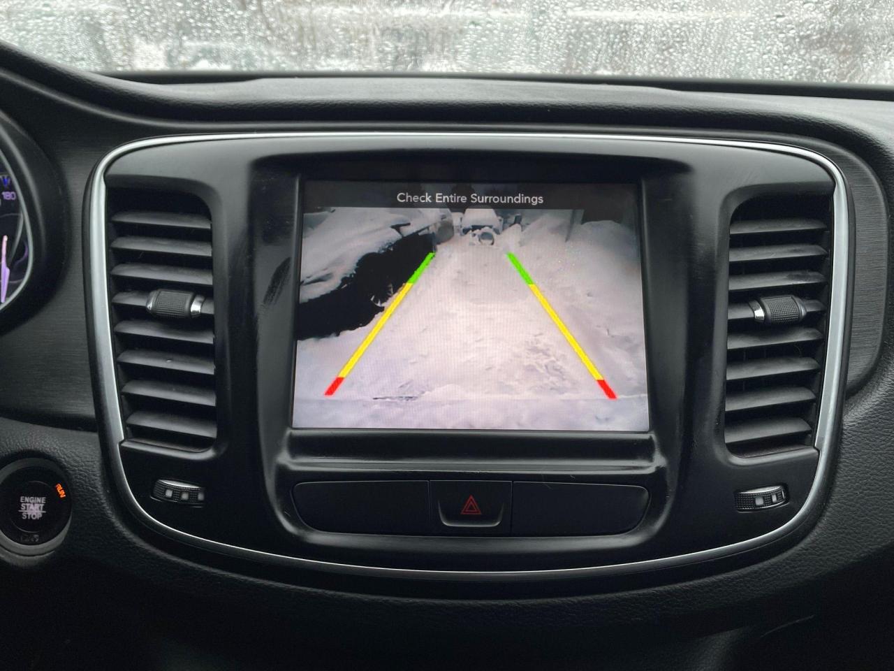 2016 Chrysler 200 Limited *BACKUP CAM, HEATED SEATS & STEERING* - Photo #15