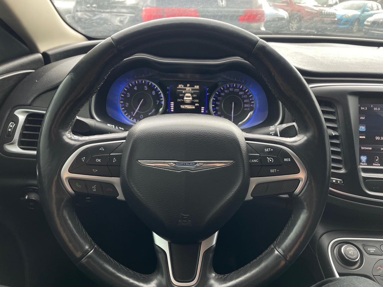 2016 Chrysler 200 Limited *BACKUP CAM, HEATED SEATS & STEERING* - Photo #11