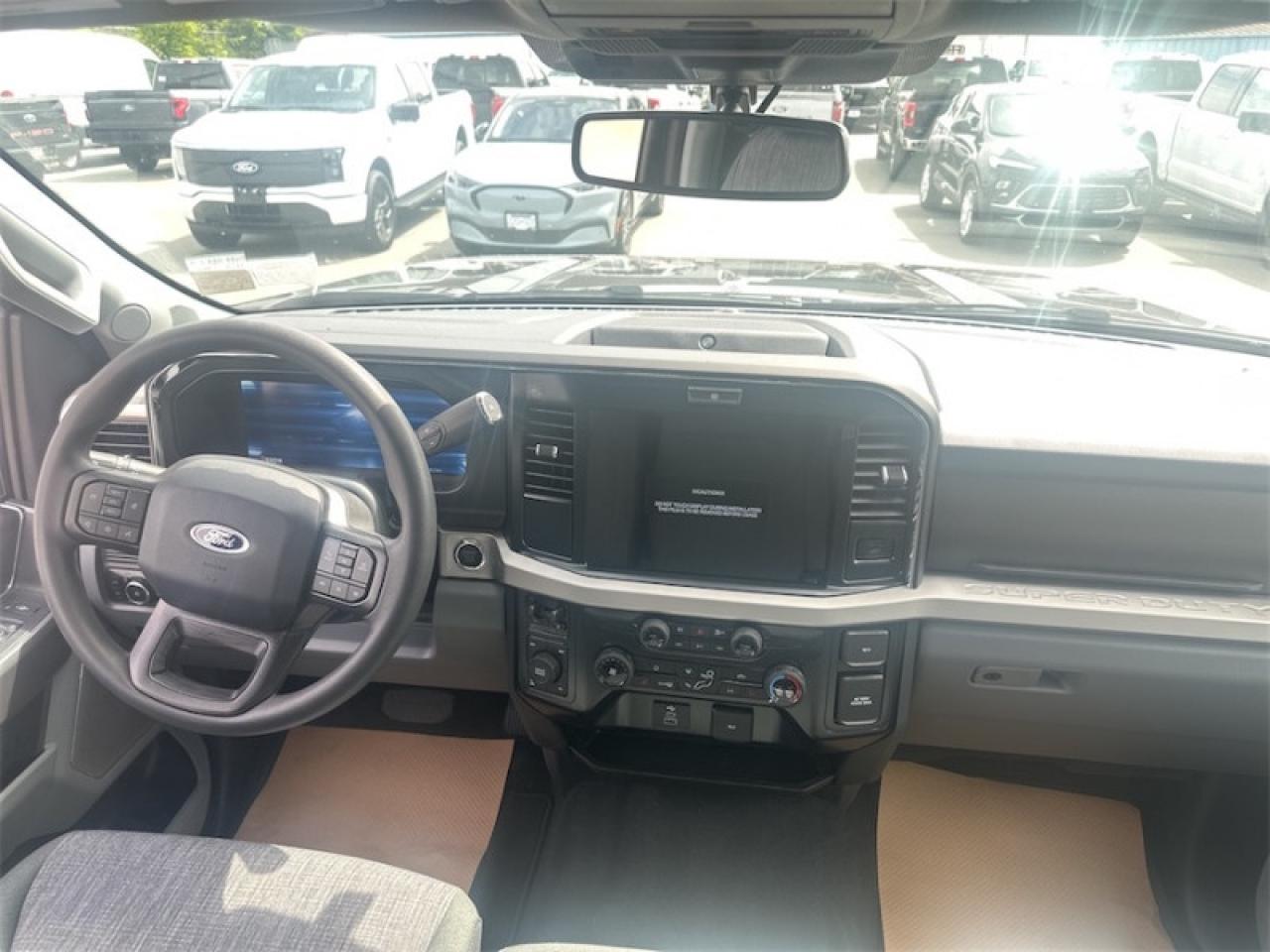 2025 Ford F-350 Super Duty XLT  - Diesel Engine Photo5