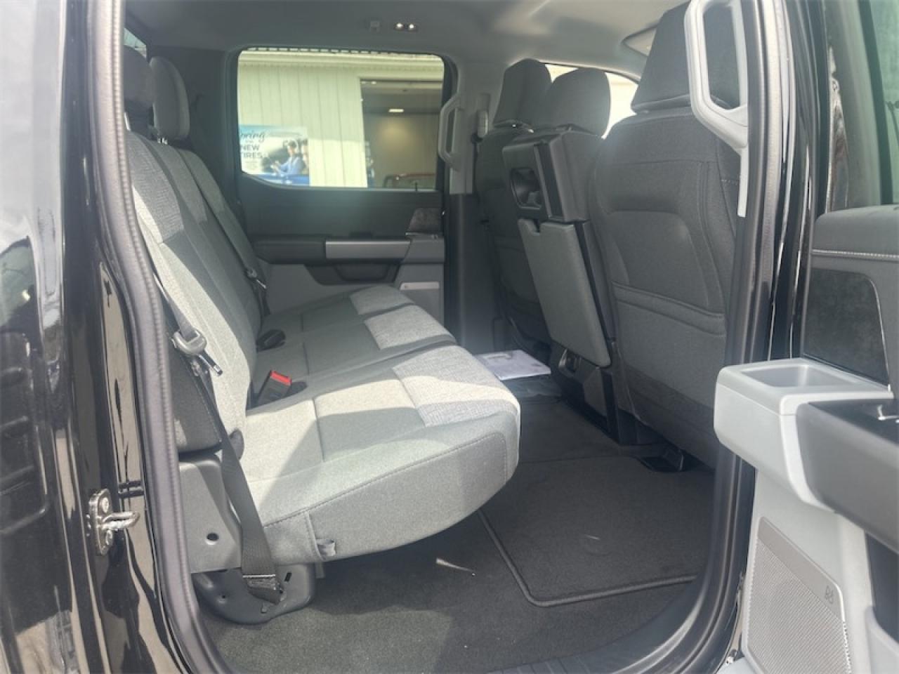 2025 Ford F-350 Super Duty XLT  - Diesel Engine Photo5