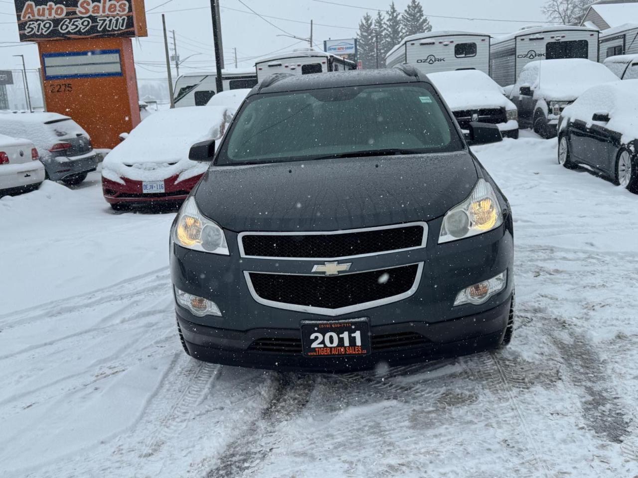 2011 Chevrolet Traverse LS, DRIVES GREAT, WINTER TIRES, AS IS SPECIAL - Photo #8