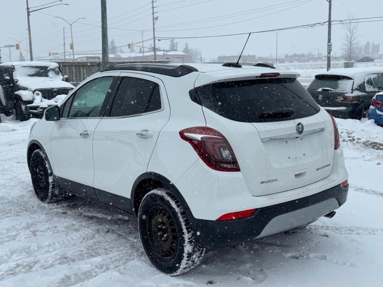 2017 Buick Encore PREFERRED, ONLY 138KMS, CLEAN CARFAX, CERTIFIED - Photo #3