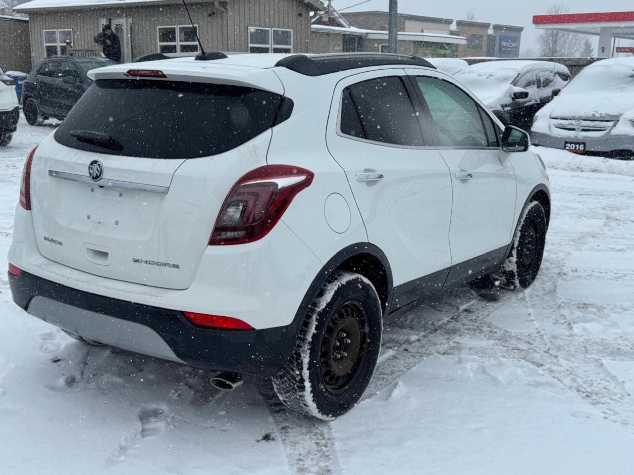 2017 Buick Encore PREFERRED, ONLY 138KMS, CLEAN CARFAX, CERTIFIED - Photo #5