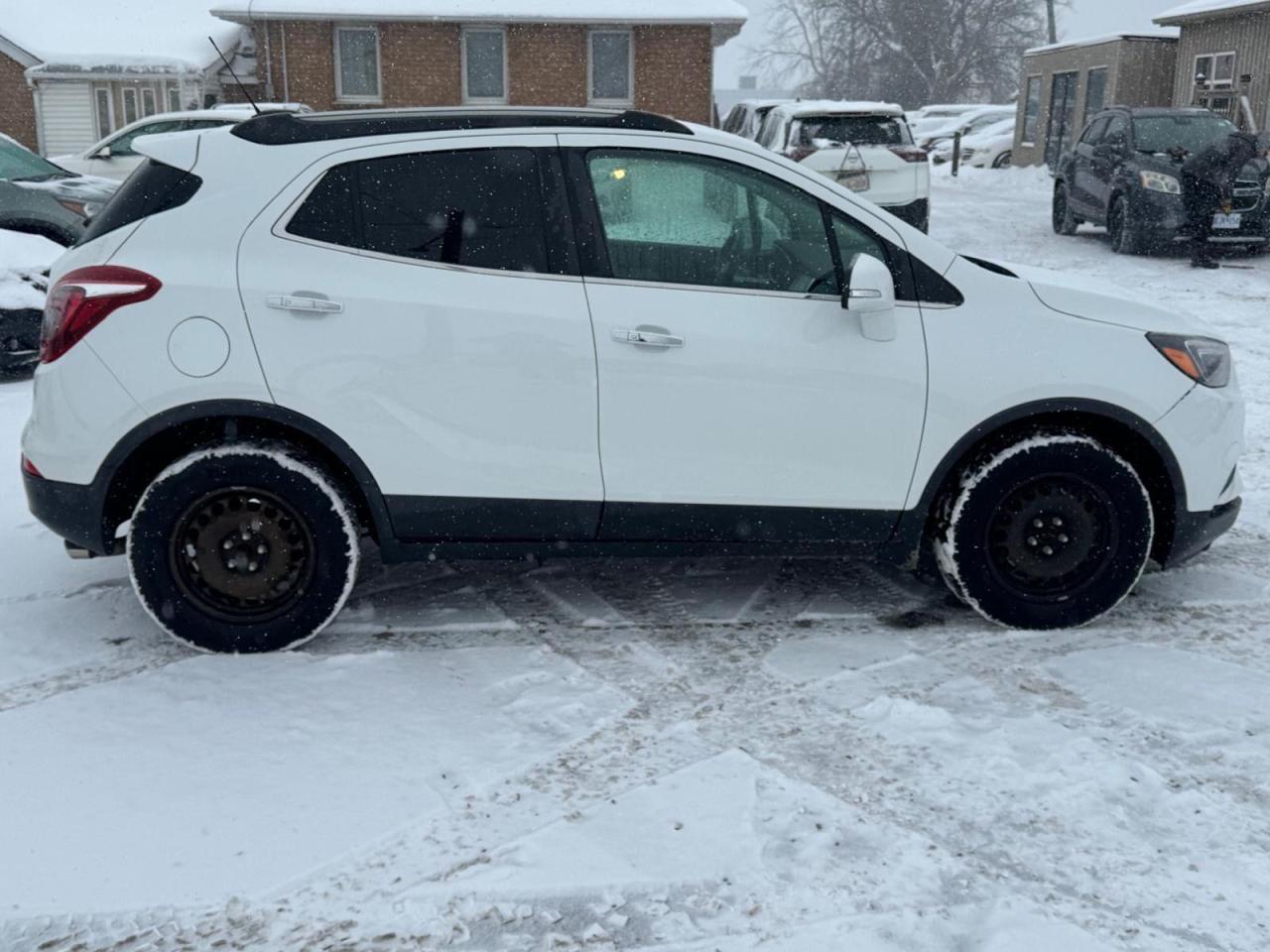 2017 Buick Encore PREFERRED, ONLY 138KMS, CLEAN CARFAX, CERTIFIED - Photo #6