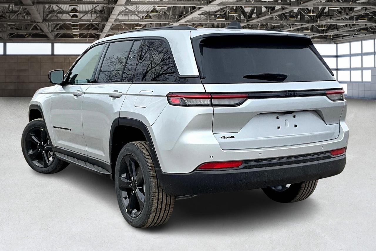 2025 Jeep Grand Cherokee ALTITUDE 4X4 | Leather | Power Sunroof | SideSteps Photo