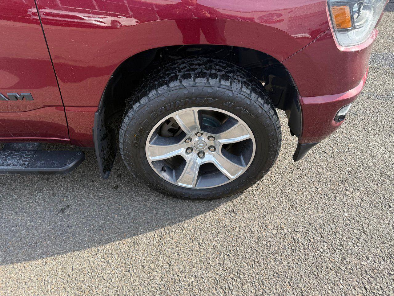 2020 RAM 1500 SPORT Photo3