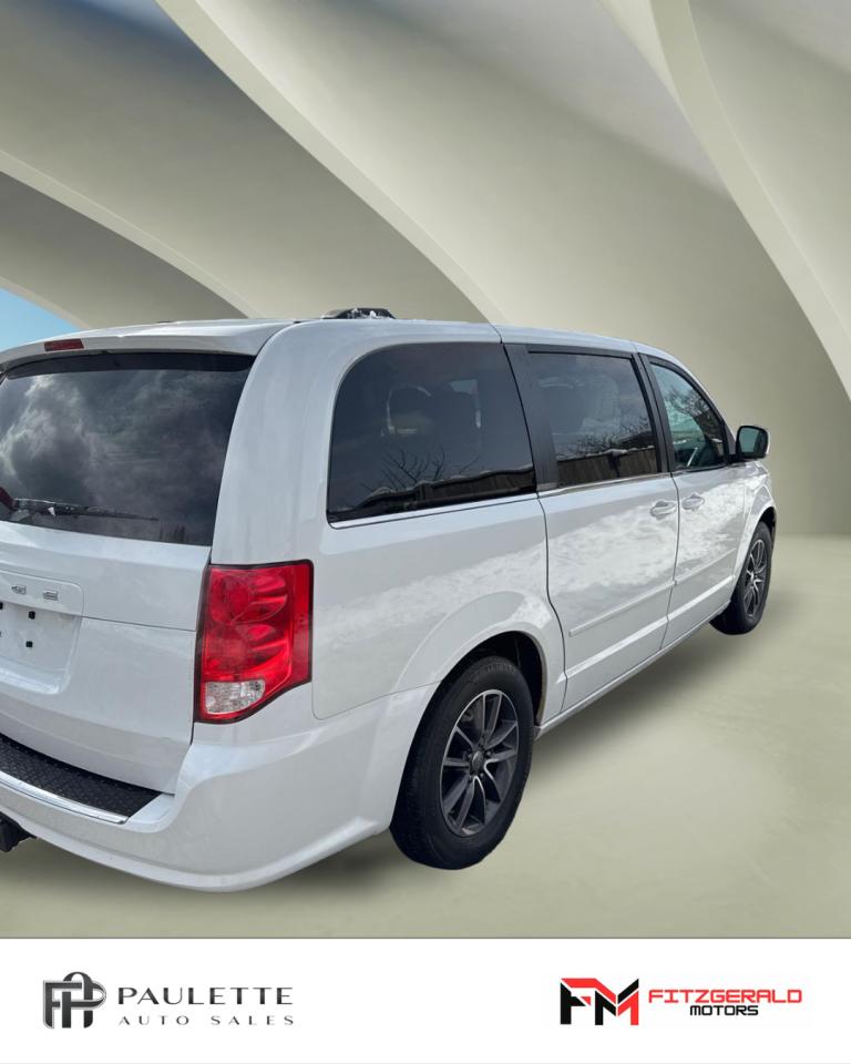 2017 Dodge Grand Caravan SXT Premium Plus - Photo #3