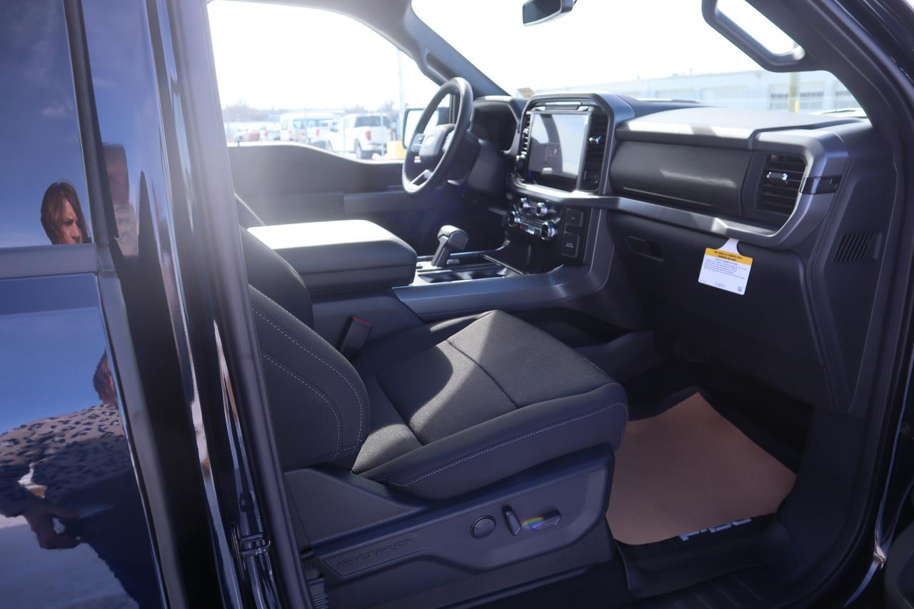2025 Ford F-150 XLT Photo5
