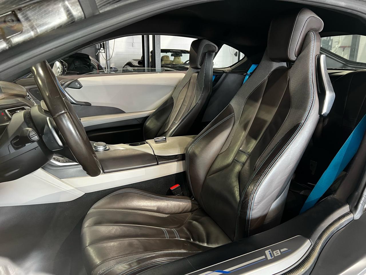 2014 BMW i8  - Photo #16