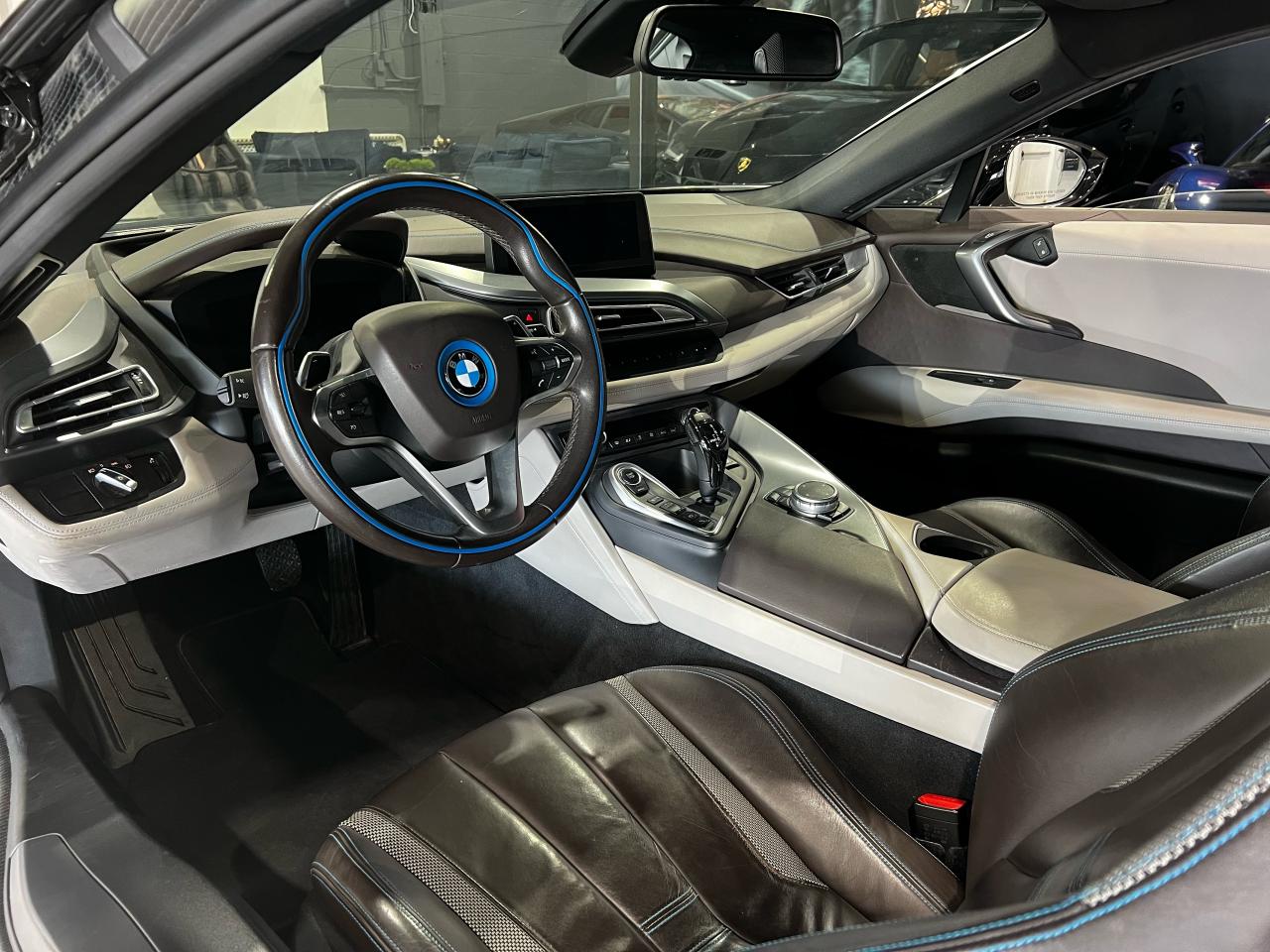 2014 BMW i8  - Photo #9