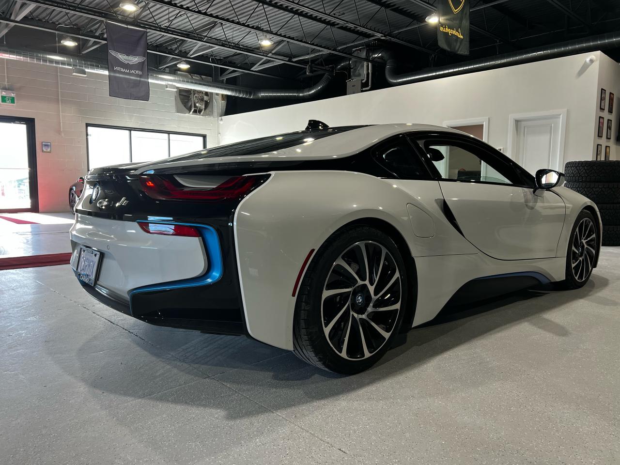 2014 BMW i8  - Photo #7