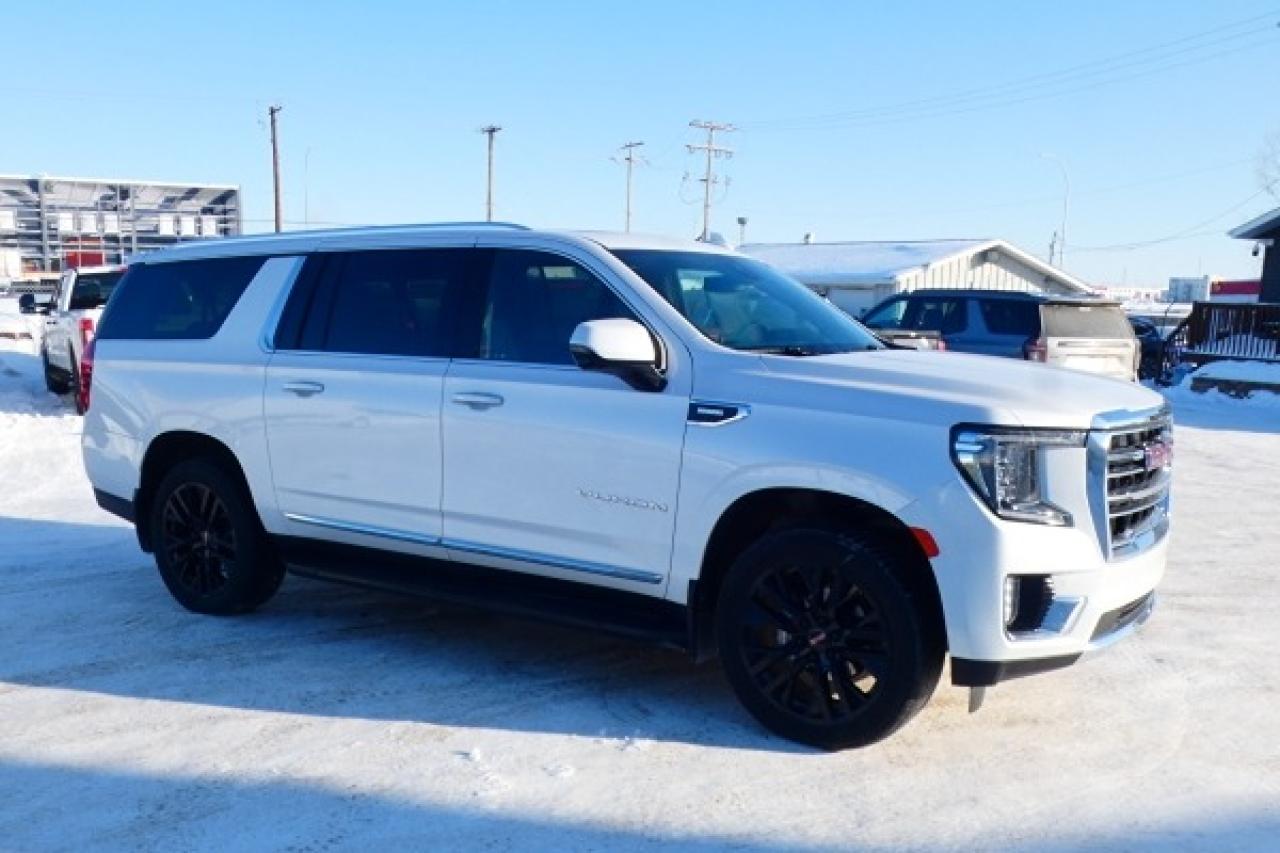 2023 GMC Yukon XL SLT 3.0L DURA DSL 4WD w/H&C L, pano S/R, NAV, BUC - Photo #4