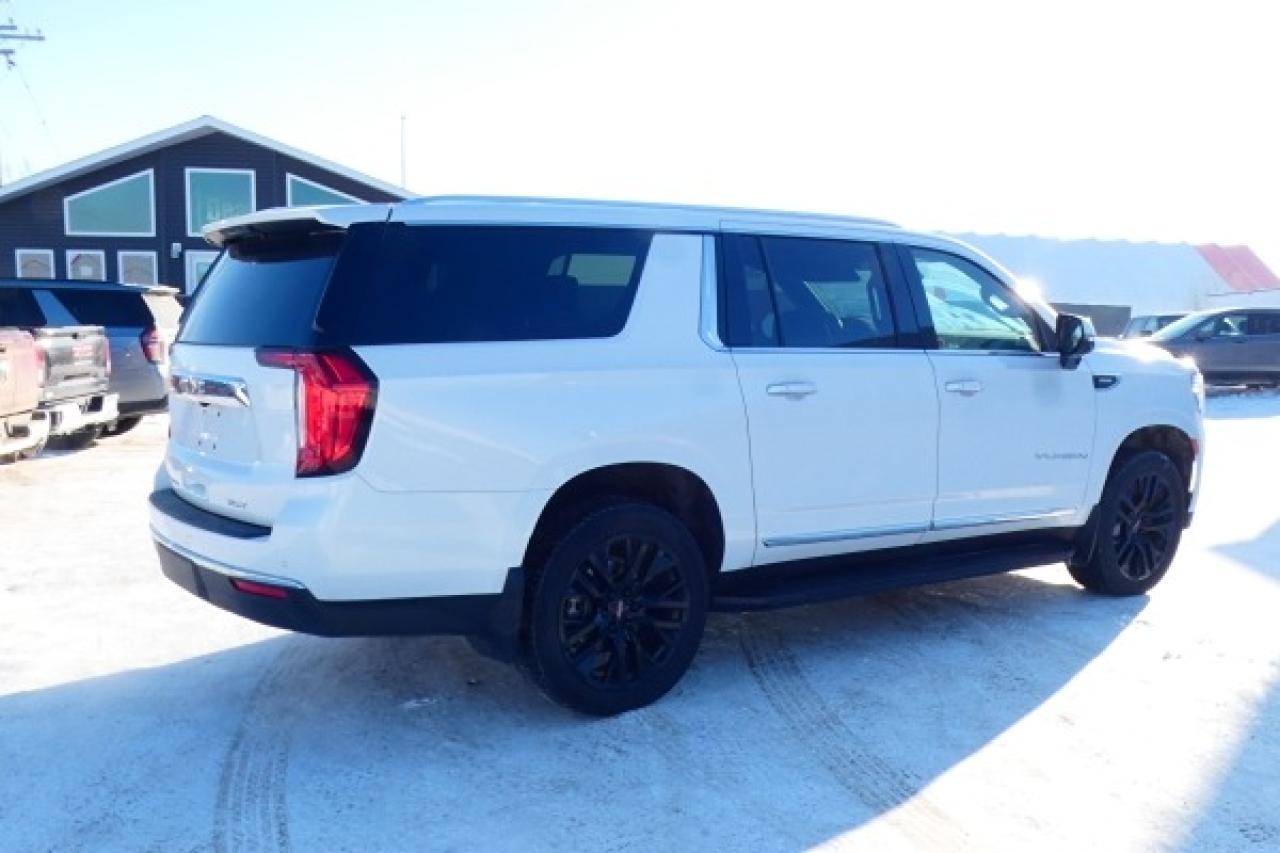 2023 GMC Yukon XL SLT 3.0L DURA DSL 4WD w/H&C L, pano S/R, NAV, BUC - Photo #6