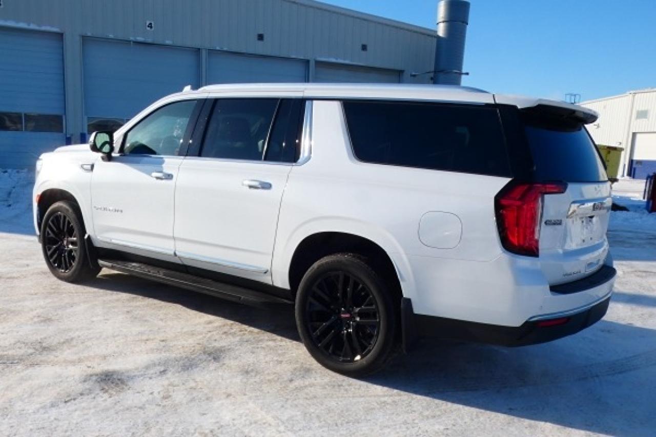2023 GMC Yukon XL SLT 3.0L DURA DSL 4WD w/H&C L, pano S/R, NAV, BUC - Photo #8