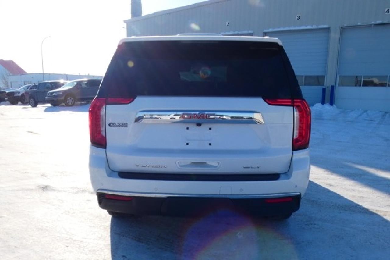 2023 GMC Yukon XL SLT 3.0L DURA DSL 4WD w/H&C L, pano S/R, NAV, BUC - Photo #7
