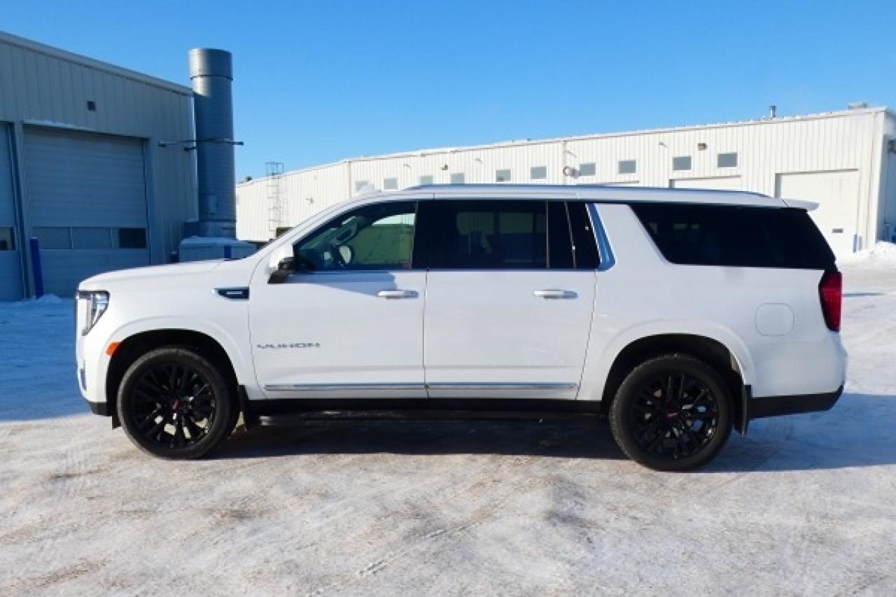 2023 GMC Yukon XL SLT 3.0L DURA DSL 4WD w/H&C L, pano S/R, NAV, BUC