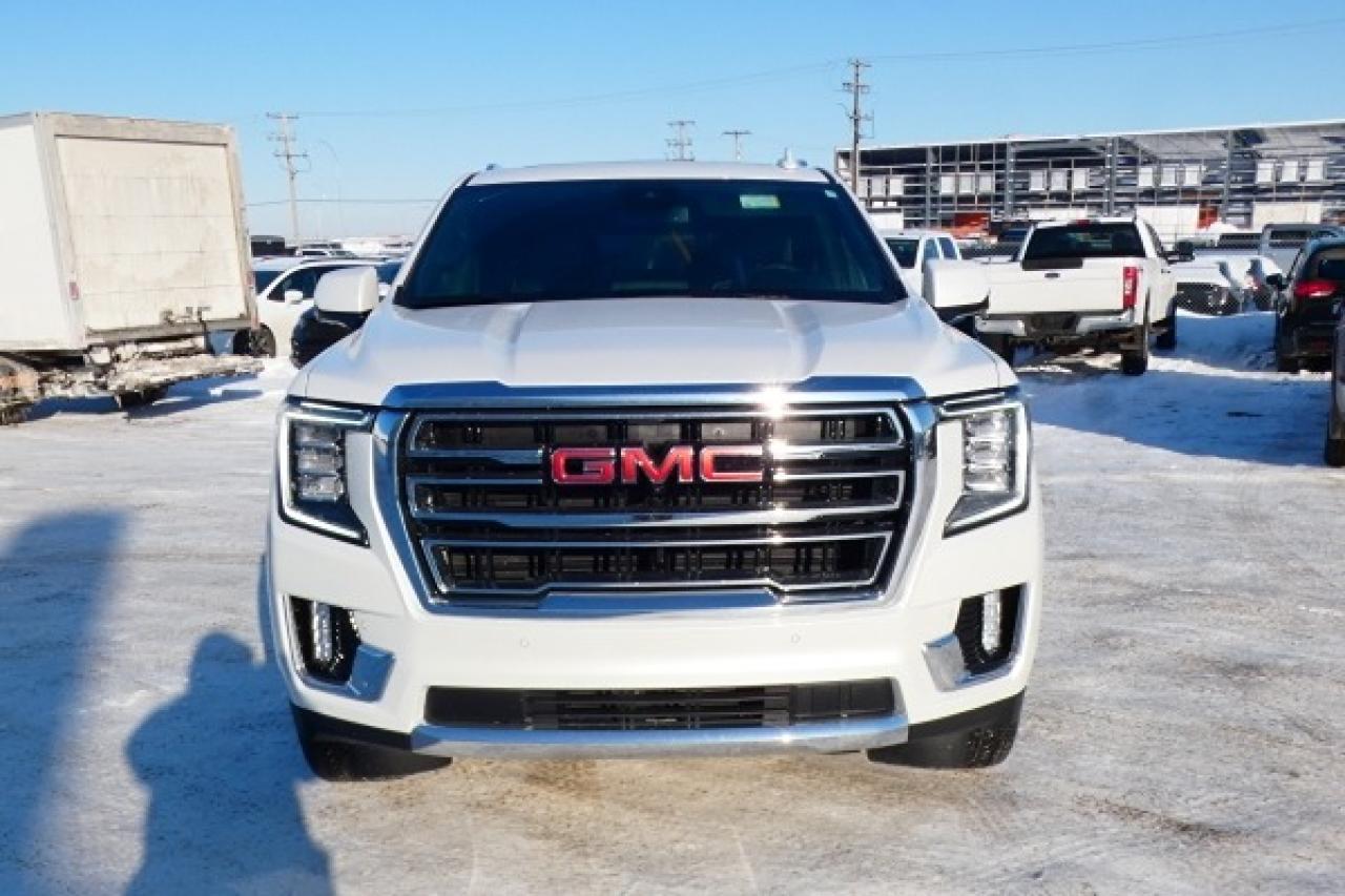 2023 GMC Yukon XL SLT 3.0L DURA DSL 4WD w/H&C L, pano S/R, NAV, BUC - Photo #3