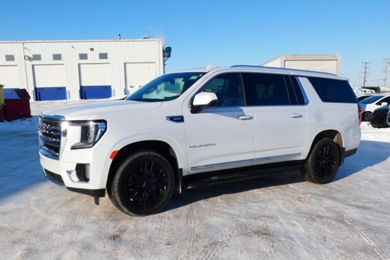 2023 GMC Yukon XL SLT 3.0L DURA DSL 4WD w/H&C L, pano S/R, NAV, BUC - Photo #2